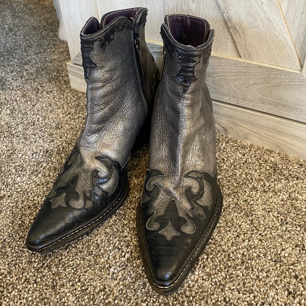 Vintage Donald Pliner Cowboy Boots Silver Black Ankle Bootie Shootie 5.5